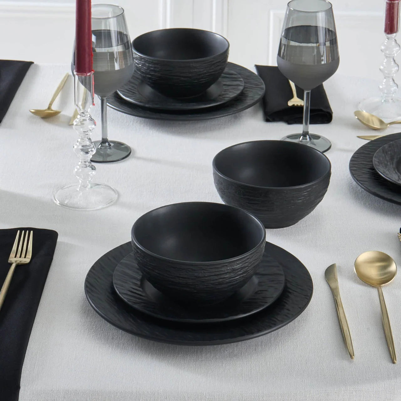 Karaca Solem Embossed - 18-delig Servies van Steengoed voor 6 Personen, Zwart